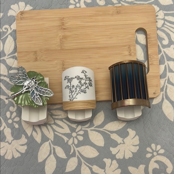 Bath & Body Works Other - Bath & Body Works Plug In Diffusers - Green, White, Blue